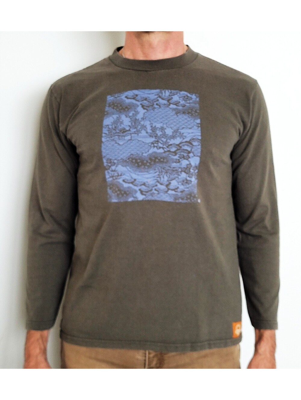 Long Sleeve Graphic Mens Medium TShirt Olive Green & Blue Asian Landscape Print